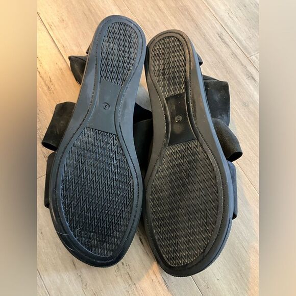 Eileen Fisher quality black soft leather cross strap zip in back women’s shoes!9 - Picture 7 of 10